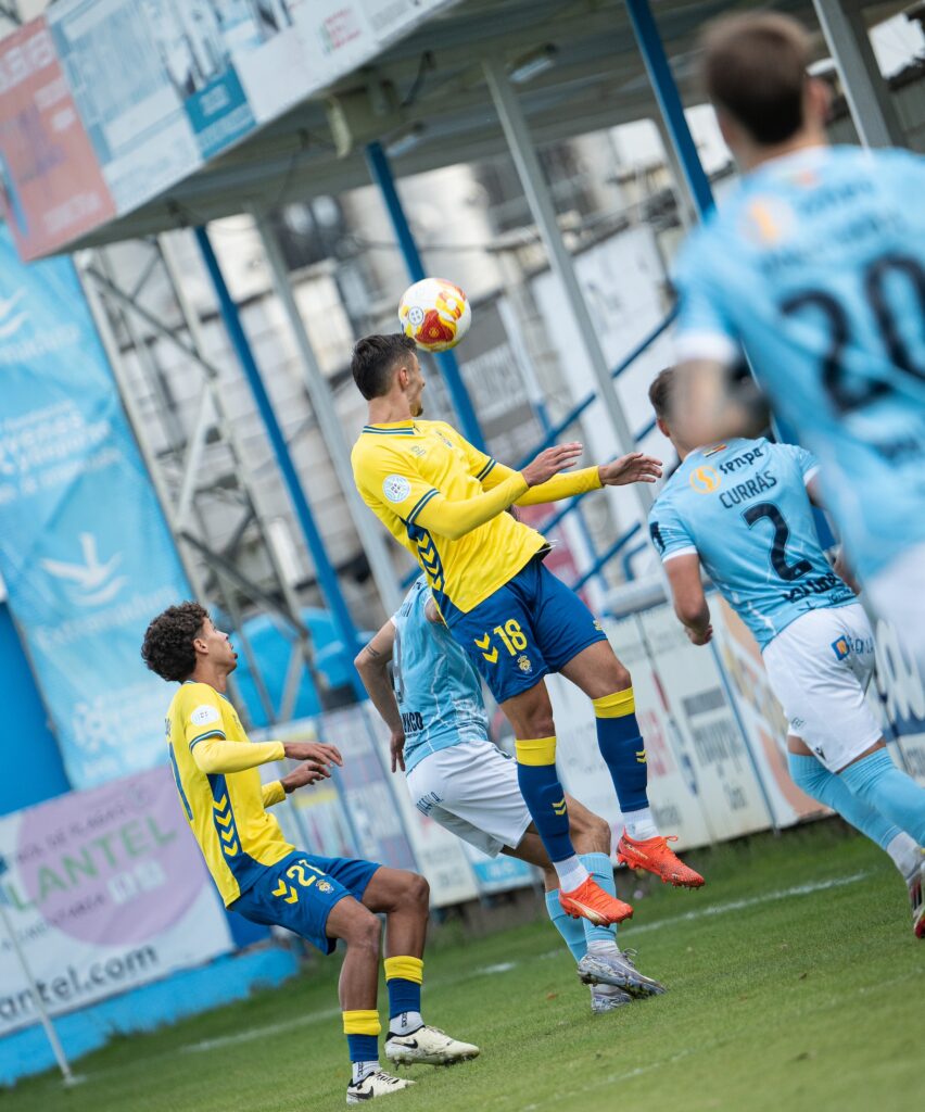 Las Palmas Atlético perdió este domingo en su visita al Coria a pesar de jugar gran parte del partido con superioridad numérica. Vea las mejores fotos de la visita amarilla a Coria.