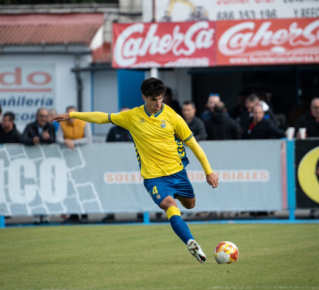Las Palmas Atlético perdió este domingo en su visita al Coria a pesar de jugar gran parte del partido con superioridad numérica. Vea las mejores fotos de la visita amarilla a Coria.