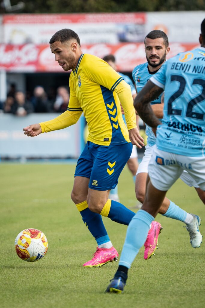 Las Palmas Atlético perdió este domingo en su visita al Coria a pesar de jugar gran parte del partido con superioridad numérica. Vea las mejores fotos de la visita amarilla a Coria.