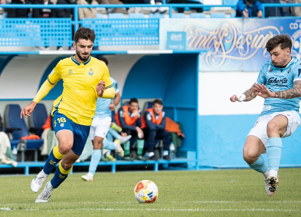 Las Palmas Atlético perdió este domingo en su visita al Coria a pesar de jugar gran parte del partido con superioridad numérica. Vea las mejores fotos de la visita amarilla a Coria.