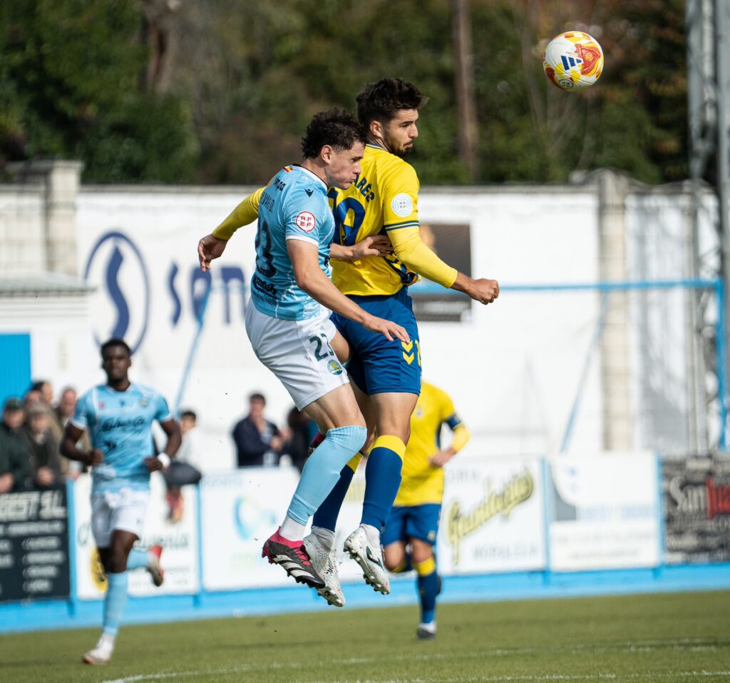 Las Palmas Atlético perdió este domingo en su visita al Coria a pesar de jugar gran parte del partido con superioridad numérica. Vea las mejores fotos de la visita amarilla a Coria.