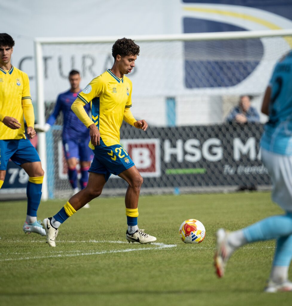 Las Palmas Atlético perdió este domingo en su visita al Coria a pesar de jugar gran parte del partido con superioridad numérica. Vea las mejores fotos de la visita amarilla a Coria.