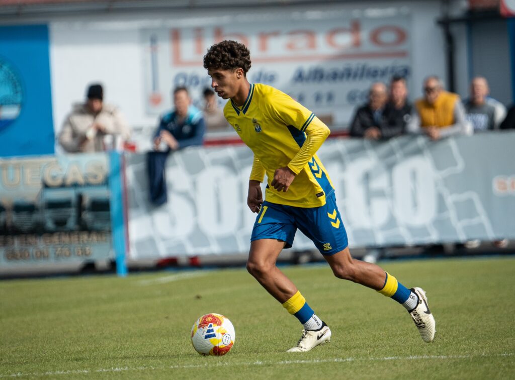 Las Palmas Atlético perdió este domingo en su visita al Coria a pesar de jugar gran parte del partido con superioridad numérica. Vea las mejores fotos de la visita amarilla a Coria.