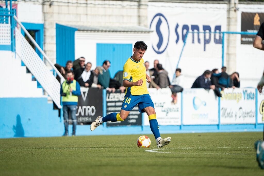 Las Palmas Atlético perdió este domingo en su visita al Coria a pesar de jugar gran parte del partido con superioridad numérica. Vea las mejores fotos de la visita amarilla a Coria.