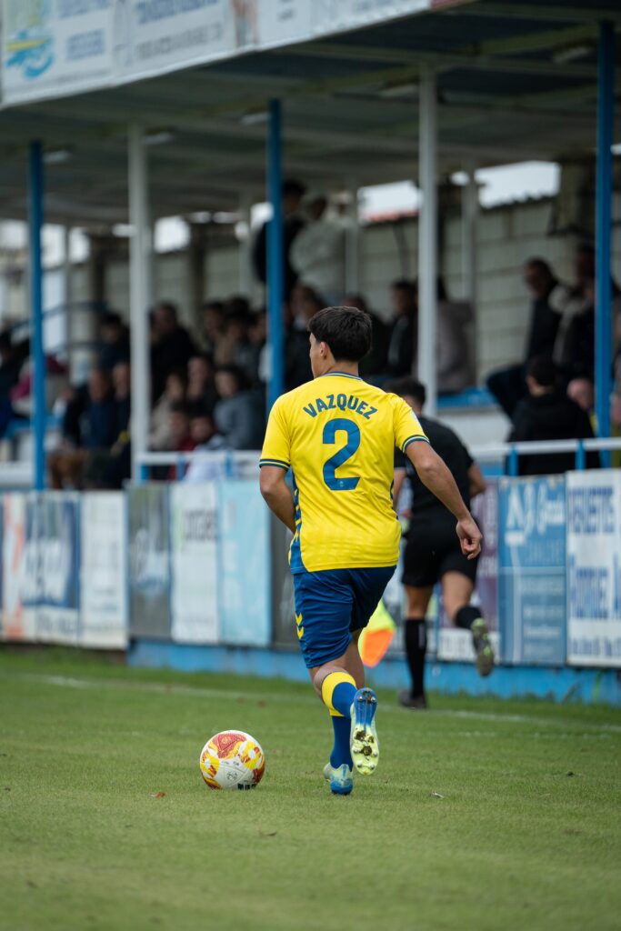 Las Palmas Atlético perdió este domingo en su visita al Coria a pesar de jugar gran parte del partido con superioridad numérica. Vea las mejores fotos de la visita amarilla a Coria.