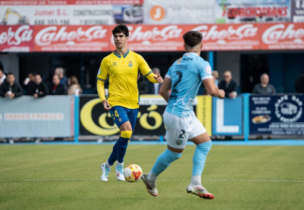 Las Palmas Atlético perdió este domingo en su visita al Coria a pesar de jugar gran parte del partido con superioridad numérica. Vea las mejores fotos de la visita amarilla a Coria.