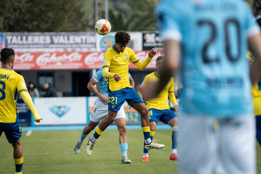 Las Palmas Atlético perdió este domingo en su visita al Coria a pesar de jugar gran parte del partido con superioridad numérica. Vea las mejores fotos de la visita amarilla a Coria.
