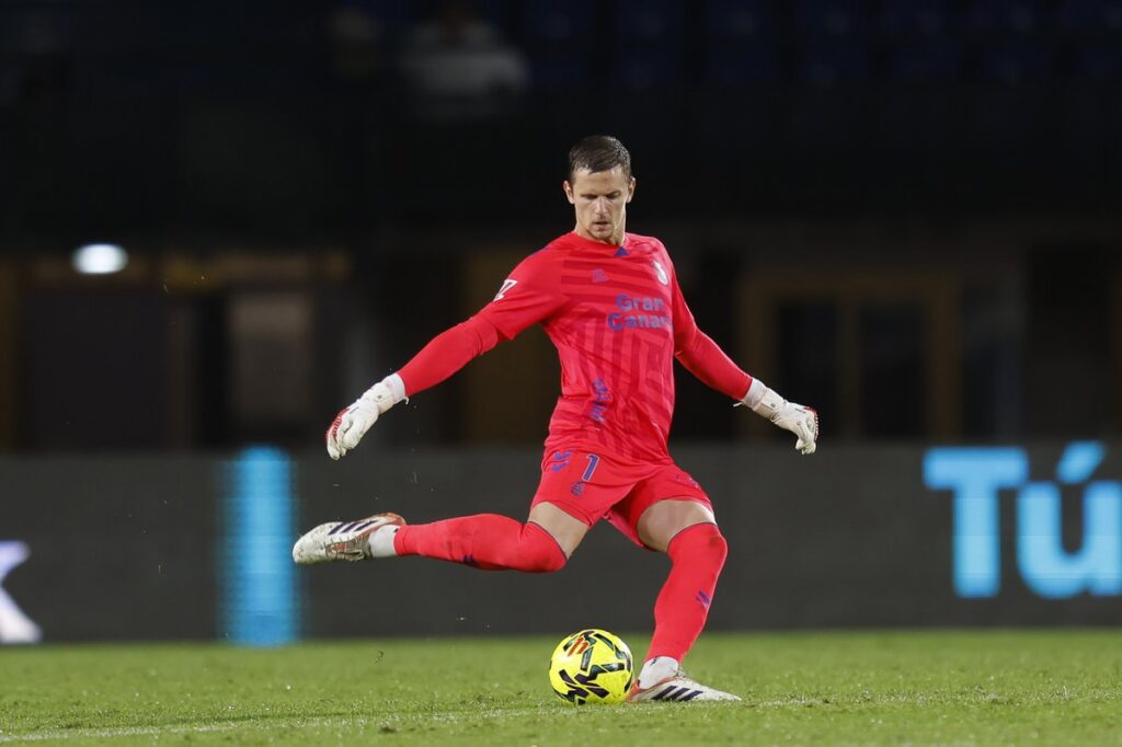 El conjunto grancanario es el que menos minutos ha ido por detrás en el marcador en las primeras quince jornadas de la categoría de plata del fútbol español. Sacar el máximo rendimiento posible a cada gol marcado por la Unión Deportiva Las Palmas. Ese es el objetivo del equipo grancanario, que no está teniendo grandes