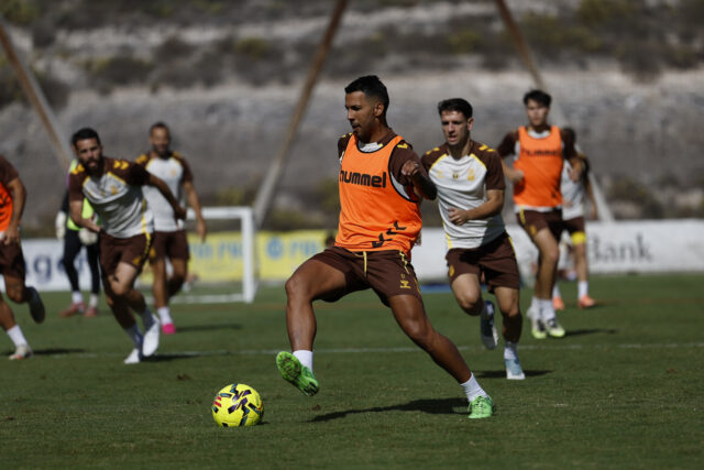 Jonathan Viera entrenamiento