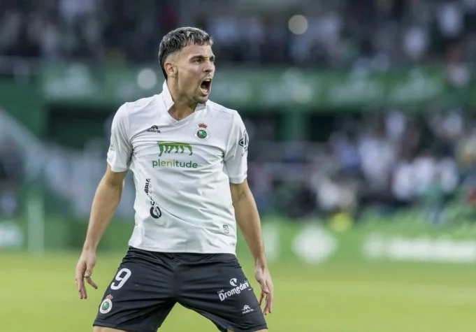 La UD Las Palmas estaría atenta a una posible salida de Arana del Racing