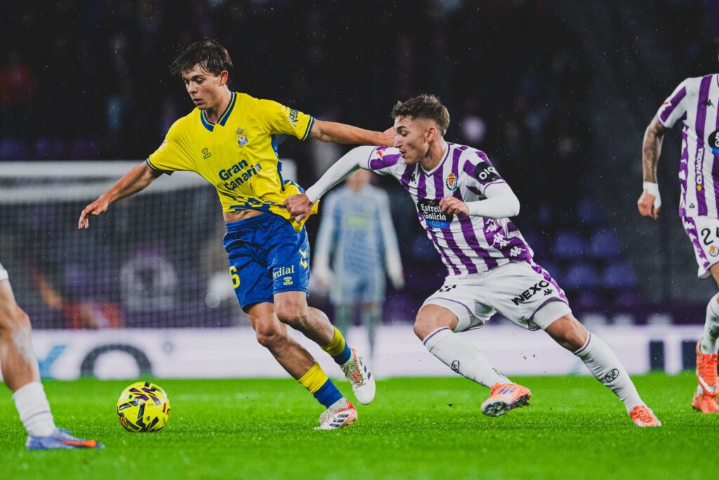 El mediocentro italiano de la Unión Deportiva Las Palmas está nominado a mejor jugador del mes de noviembre, un mes donde ha liderado el buen momento del representativo. Lejos de los focos mediáticos que dan los goles o las asistencias, la Unión Deportiva Las Palmas tiene una perla que sigue brillando con luz propia en