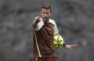 Luis García receta «ser nosotros más que nunca»