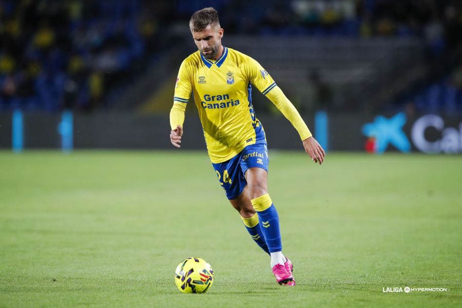 Pejiño Albacete0 | udlaspalmas.NET El extremo de la Unión Deportiva Las Palmas dio el susto el pasado viernes contra el Albacete pero se ejercita con normalidad y estará este domingo en Castellón. Buenas noticias para la Unión Deportiva Las Palmas. Al igual que Enrique Clemente, Pejiño estará disponible para el domingo visitar Castalia en el enfrentamiento contra el Castellón.