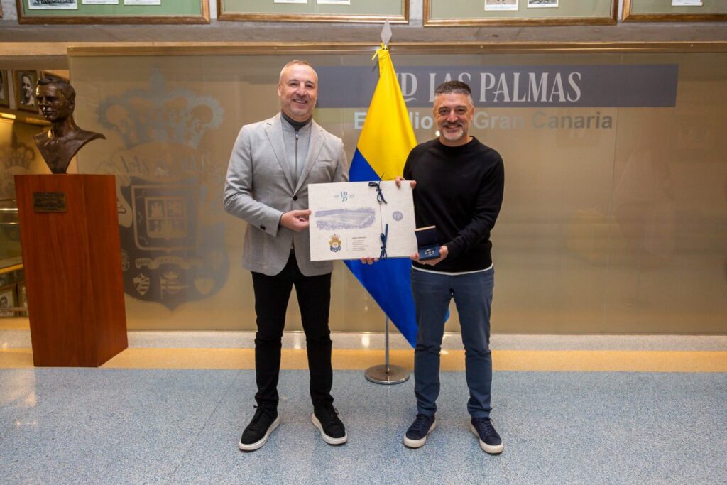 Tras la espantada de Luis García, el club amarillo activa el Plan B en la búsqueda de un perfil garantista y con experiencia en la categoría. Este lunes Miguel Ángel Ramírez explicará la situación en sala de prensa. Nuevo reto mayúsculo para un Luis Helguera decaído tras la deslealtad de Luis García. Los 'Luises' se