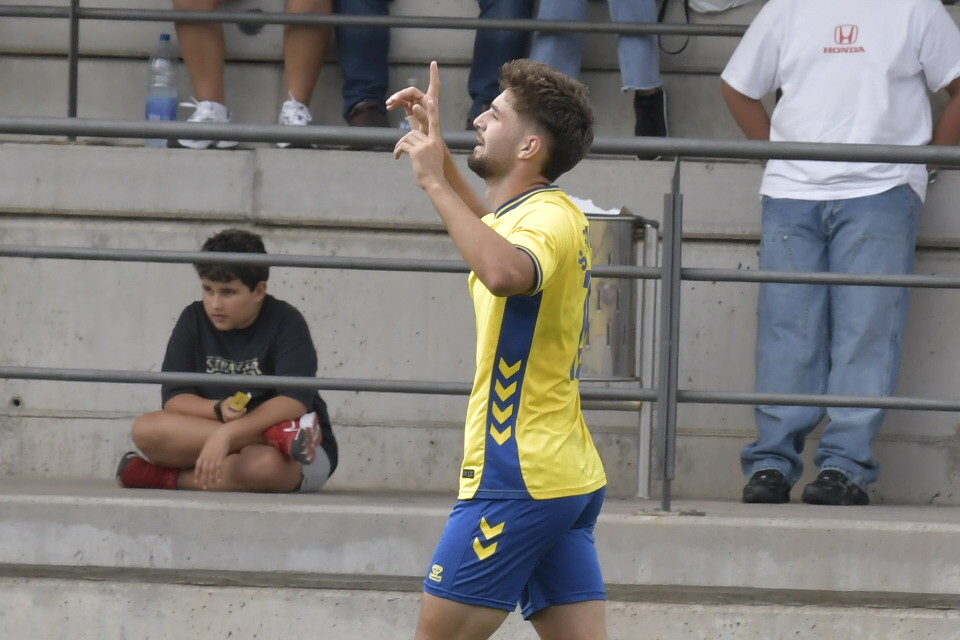 Sergio Rivarés Getafe B | udlaspalmas.NET Las Palmas Atlético culminó una espectacular remontada ante el líder de la Segunda Federación en un partido donde fue de menos a más para acabar con un Getafe B que se desgastó ante un fútbol efectivo del filial amarillo. Sergio Rivarés, Kirian Ramírez e Iván Medina, autores de los goles. Las Palmas Atlético, que acabó
