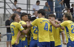 CRÓNICA | El líder sucumbe ante la fortaleza del filial (3-2)