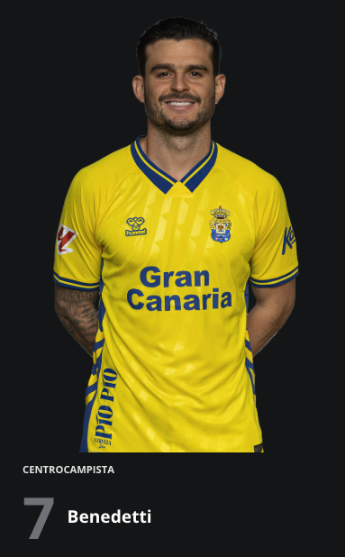 Tras la salida de Jaime Mata, el club amarillo ha actualizado ya su plantilla en la web oficial. Nicolás Benedetti ocupará el puesto de Jaime Mata en la plantilla de la UD Las Palmas. Tras hacerse oficial tanto la contratación del colombiano como la salida del atacante español, el club ya ha actualizado su web