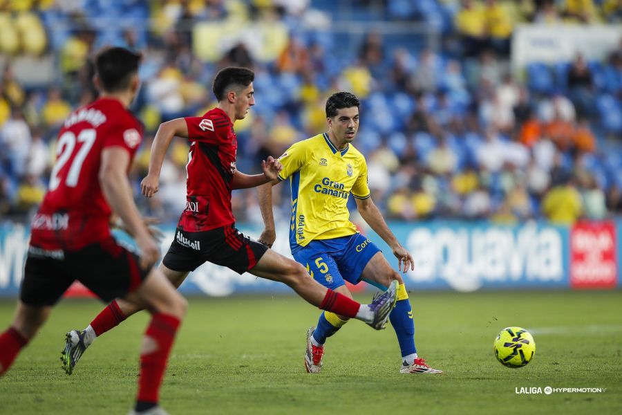 Los jugadores de la Unión Deportiva Las Palmas analizaron el empate contra el Mirandés, donde se dispuso a defender el punto tras haber sido expulsado Dinko Horkaš. Lorenzo Amatucci fue el primero de los jugadores en pasar por zona mixta: "No ha podido ser, una primera parte buena, después de la expulsión el partido ha