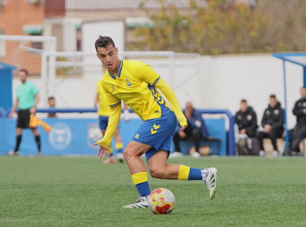 El conjunto grancanario cayó duramente derrotado este domingo contra el Rayo Vallecano B en el resultado más abultado de la temporada. Vea las fotos de Jorge Collado para udlaspalmas.NET.