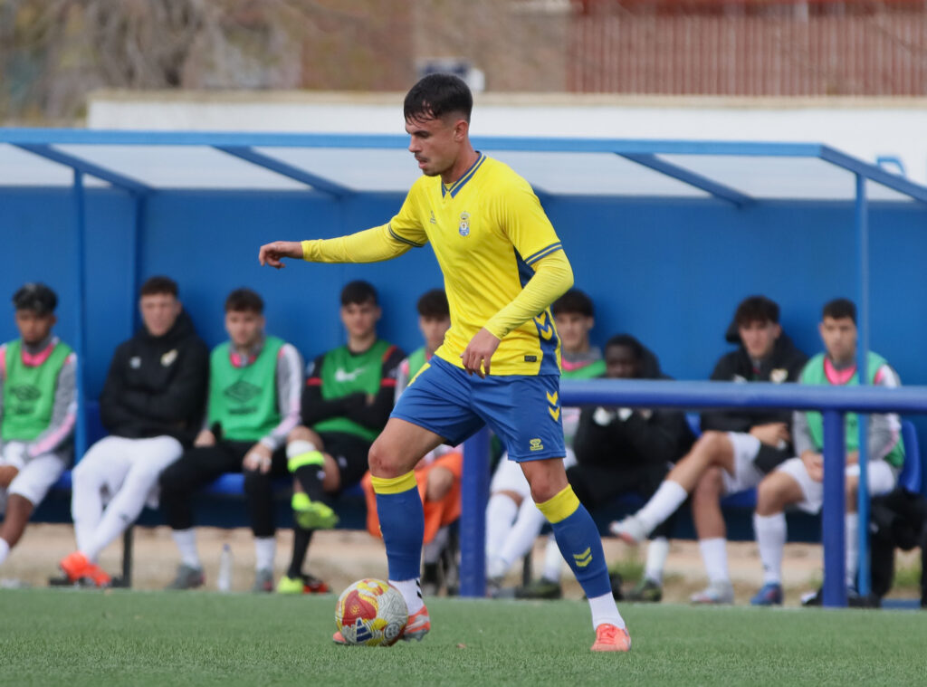 El conjunto grancanario cayó duramente derrotado este domingo contra el Rayo Vallecano B en el resultado más abultado de la temporada. Vea las fotos de Jorge Collado para udlaspalmas.NET.