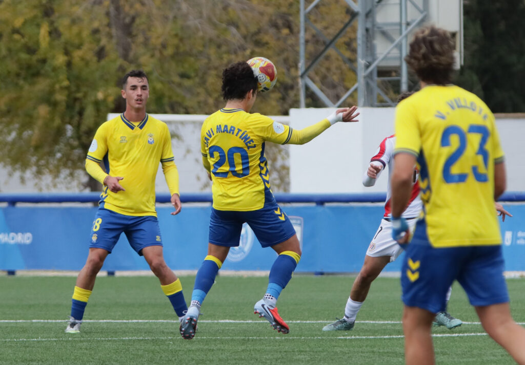 El conjunto grancanario cayó duramente derrotado este domingo contra el Rayo Vallecano B en el resultado más abultado de la temporada. Vea las fotos de Jorge Collado para udlaspalmas.NET.