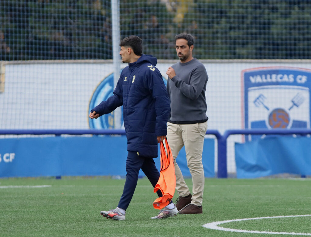 El conjunto grancanario cayó duramente derrotado este domingo contra el Rayo Vallecano B en el resultado más abultado de la temporada. Vea las fotos de Jorge Collado para udlaspalmas.NET.