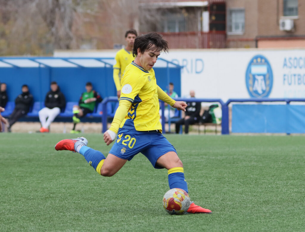 El conjunto grancanario cayó duramente derrotado este domingo contra el Rayo Vallecano B en el resultado más abultado de la temporada. Vea las fotos de Jorge Collado para udlaspalmas.NET.