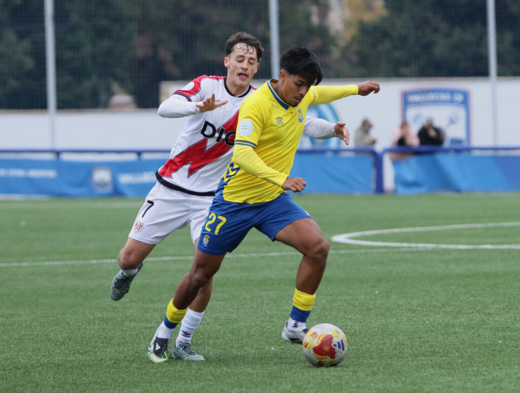 El conjunto grancanario cayó duramente derrotado este domingo contra el Rayo Vallecano B en el resultado más abultado de la temporada. Vea las fotos de Jorge Collado para udlaspalmas.NET.
