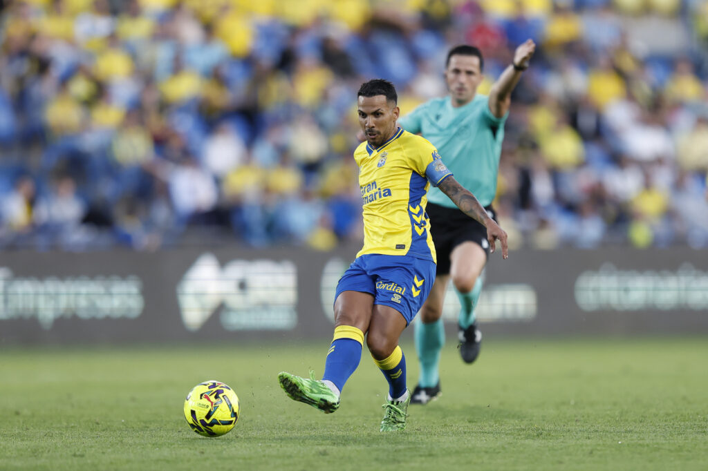 Jonathan Viera Mirandés | udlaspalmas.NET El conjunto grancanario sumó un empate que a priori no es un buen resultado pero que puede ser importante con el paso de los partidos y más tras haber disputado más de cincuenta minutos con un jugador menos por la expulsión de Dinko Horkaš. Las Palmas apenas apareció en la segunda parte, donde se decantó