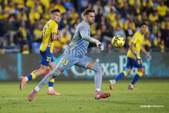 José Antonio Caro: debut liguero contra el Mirandés y titularidad en Ceuta