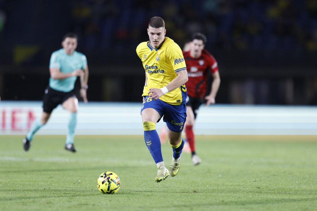 Lukovic Mirandés | udlaspalmas.NET La Unión Deportiva Las Palmas anunció este jueves la finalización de la cesión de Miloš Luković en el conjunto grancanario, que abandona la entidad grancanaria tras poco más de cinco meses. Se acabó la etapa de Miloš Luković en la Unión Deportiva Las Palmas y lo ha hecho de manera anticipada. El Racing Club de