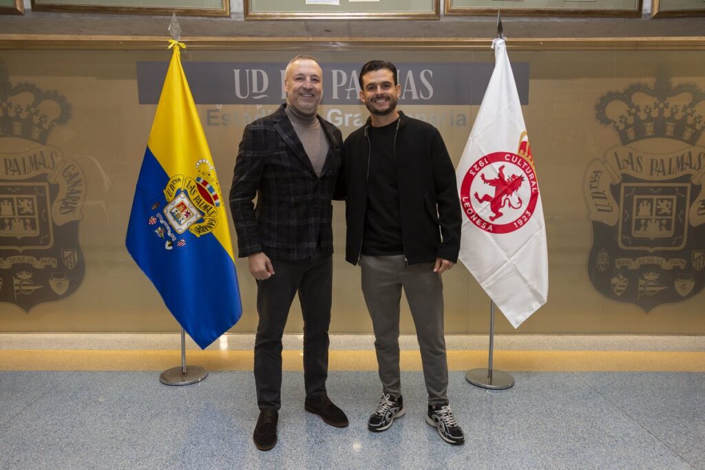 El presidente de la Unión Deportiva Las Palmas asegura que queda poco para que llegue el nuevo delantero. También habló sobre las renovaciones y fue preguntado por una posible salida de Edward Cedeño. Quedan poco más de dos semanas para que acabe el mercado de invierno y por lógica cada vez queda menos para que