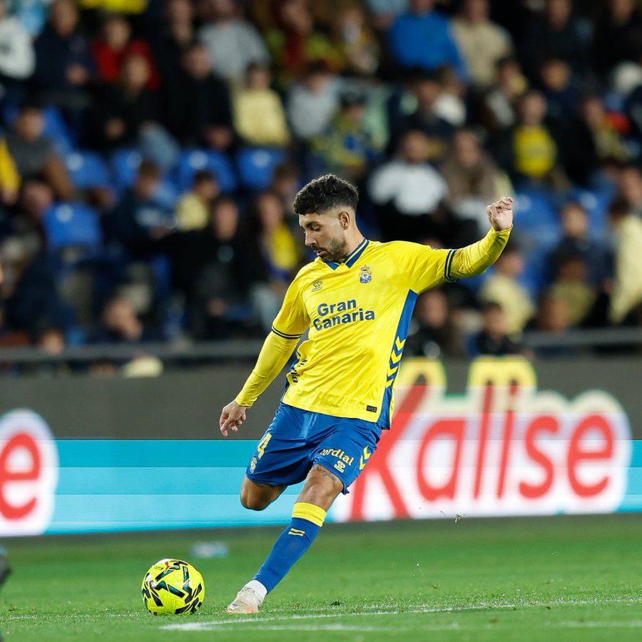 Ambos canteranos serán titulares este viernes contra la Real Sociedad B. No son muchas las veces que ambos han compartido el centro de la defensa y en Zubieta serán claves para recuperar la solidez defensiva. Juanma Herzog y Álex Suárez será la pareja de centrales titulares este viernes contra la Real Sociedad B. A pesar
