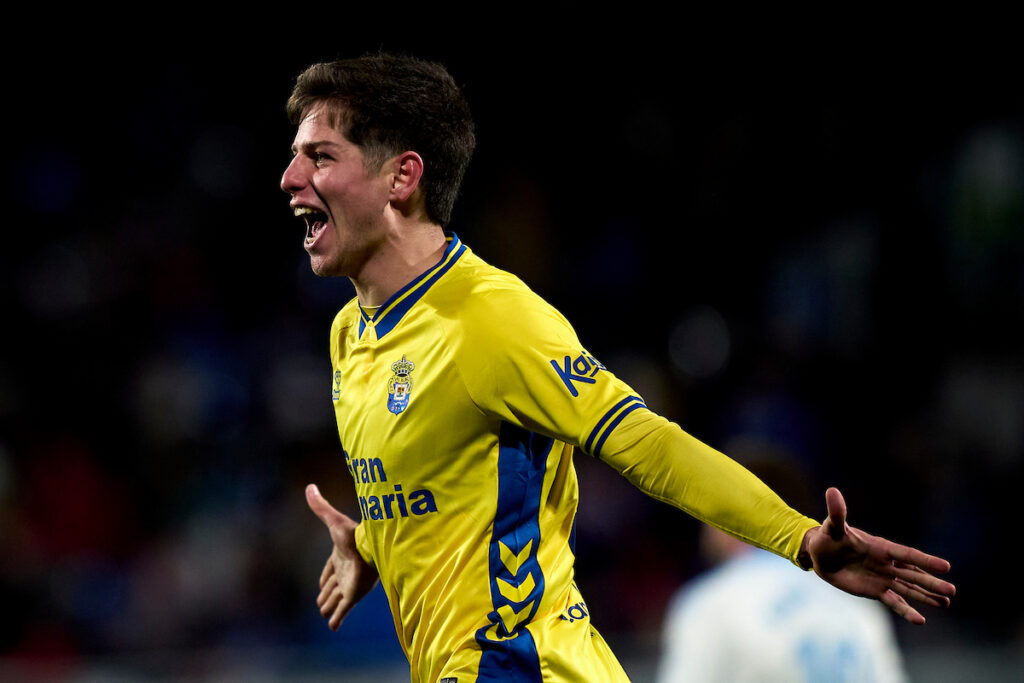 La Unión Deportiva Las Palmas solo ha conseguido un punto en la segunda vuelta, guarismos que únicamente lo empeoran el Cádiz y la Cultural Leonesa, que aún no han puntuado en las tres primeras jornadas ligueras de la segunda vuelta. La cuesta de enero sacó a la Unión Deportiva Las Palmas de los puestos de