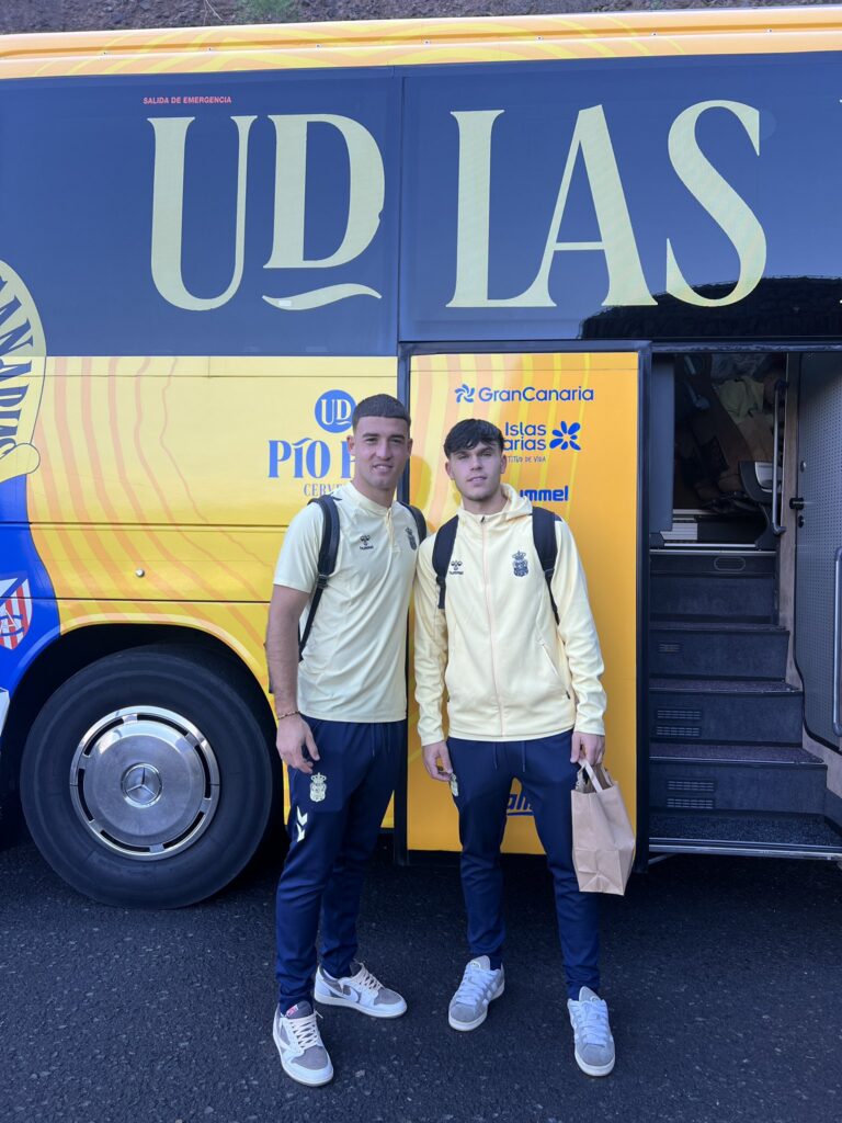 El mediocentro colombiano de la Unión Deportiva Las Palmas ha entrado en la lista de convocados para el desplazamiento a Zaragoza. Aún no ha sido inscrito en LaLiga. Los nuevos fichajes de la Unión Deportiva Las Palmas estarán en Zaragoza. Estanis Pedrola, que desde el martes lleva entrenando junto a sus nuevos compañeros, ya comentó