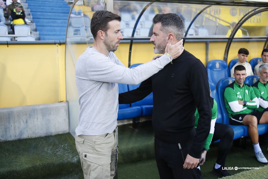 El entrenador de la Unión Deportiva Las Palmas fue autocrítico con su equipo y destaca la importancia de tener calma y manejar el partido ya que el representativo no se siente cómodo con partidos como el de este sábado. La Unión Deportiva perdió este sábado contra el Córdoba en un partido que no salió como