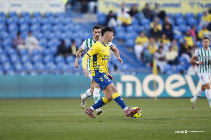 Mika Mármol y Sergio Barcia no estarán contra la Real Sociedad B