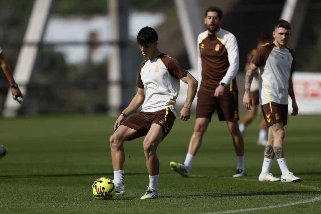 El '4' de la Unión Deportiva Las Palmas se postula como el lateral derecho titular en el partido de este sábado contra el Córdoba. Marvin Park se ha perdido por lesión los últimos partidos y Viti Rozada se acaba de lesionar. Luis García está obligado a cambiar de alineación una vez más. Las bajas en