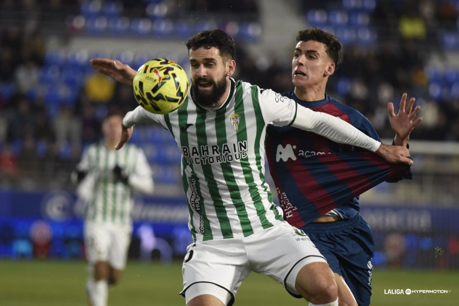 a78bd7f5a9d28ec4acb1ccac79fed5f5 | udlaspalmas.NET El conjunto andaluz llega este sábado al Estadio de Gran Canaria con el objetivo de volver a llevarse los tres puntos de Siete Palmas y lo hace con un estilo propio e incluso que se asemeja a Las Palmas. Este sábado llega al Estadio de Gran Canaria uno de los pocos equipos que durante la