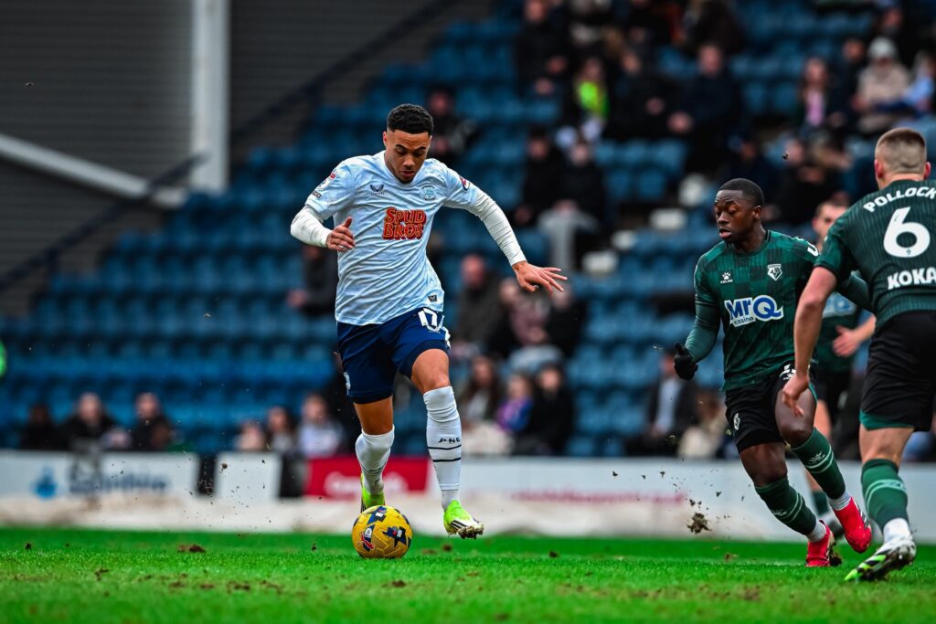 La Unión Deportiva Las Palmas es el junto al Alcorcón el equipo que más veces ha empatado en las tres principales categorías del fútbol español. En Europa únicamente le supera el Preston North End de Miloš Luković. Si no se puede conseguir la victoria, mejor no perder. Esa es una máxima del fútbol que la Unión