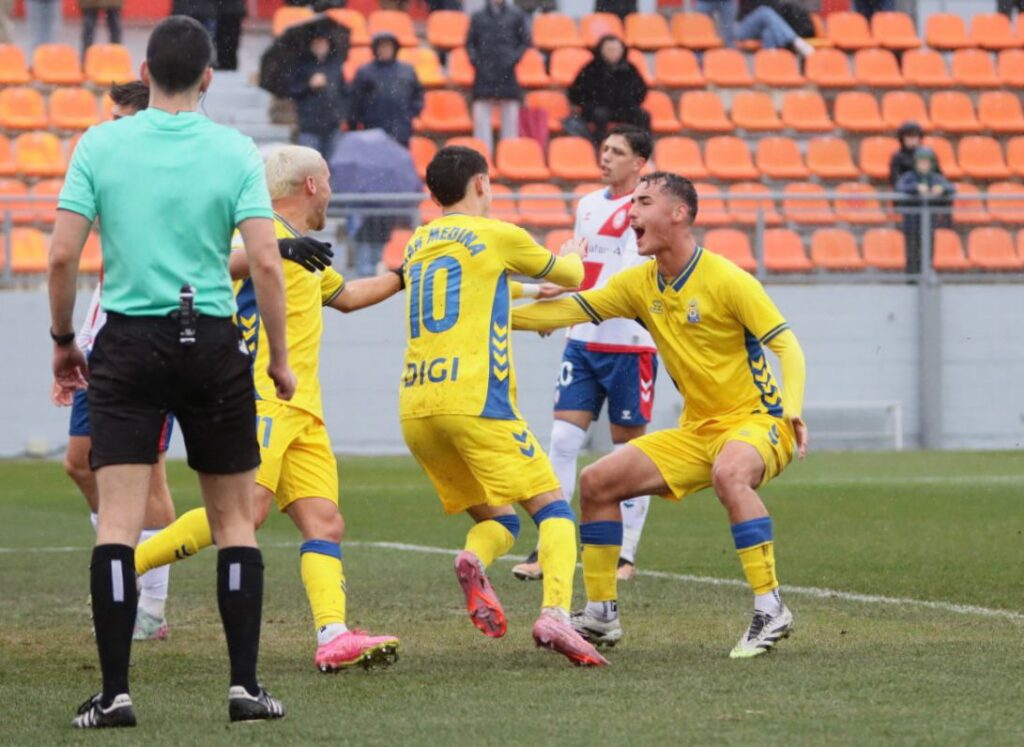 El conjunto grancanario consiguió un valioso empate en casa del líder de la categoría. Iván Medina volvió a ser clave en el equipo amarillo, que se quedó con la miel en los labios de conseguir los tres puntos.
