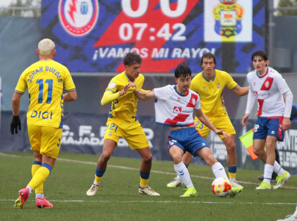 El conjunto grancanario consiguió un valioso empate en casa del líder de la categoría. Iván Medina volvió a ser clave en el equipo amarillo, que se quedó con la miel en los labios de conseguir los tres puntos.