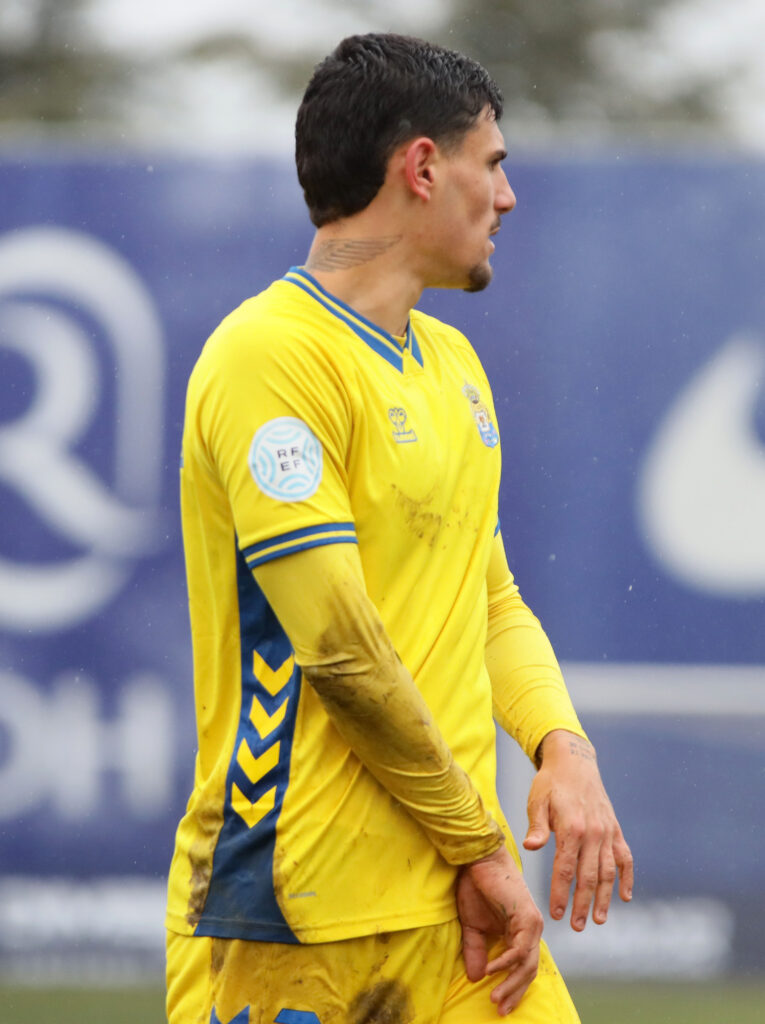 El conjunto grancanario consiguió un valioso empate en casa del líder de la categoría. Iván Medina volvió a ser clave en el equipo amarillo, que se quedó con la miel en los labios de conseguir los tres puntos.