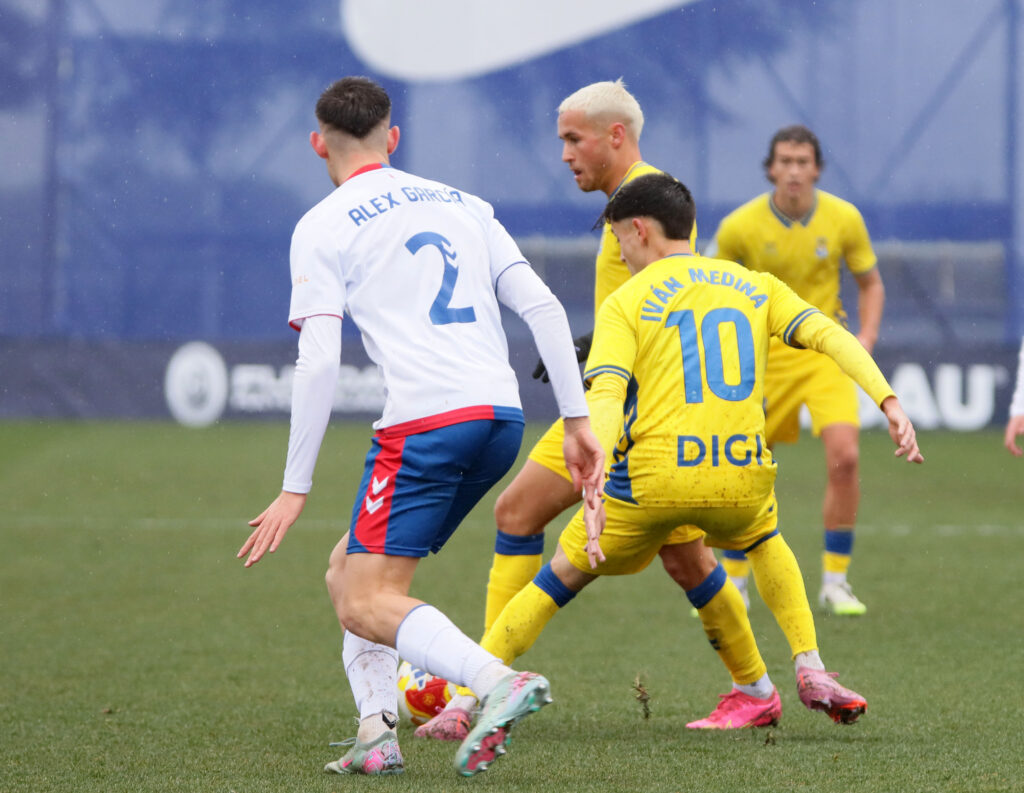 El conjunto grancanario consiguió un valioso empate en casa del líder de la categoría. Iván Medina volvió a ser clave en el equipo amarillo, que se quedó con la miel en los labios de conseguir los tres puntos.