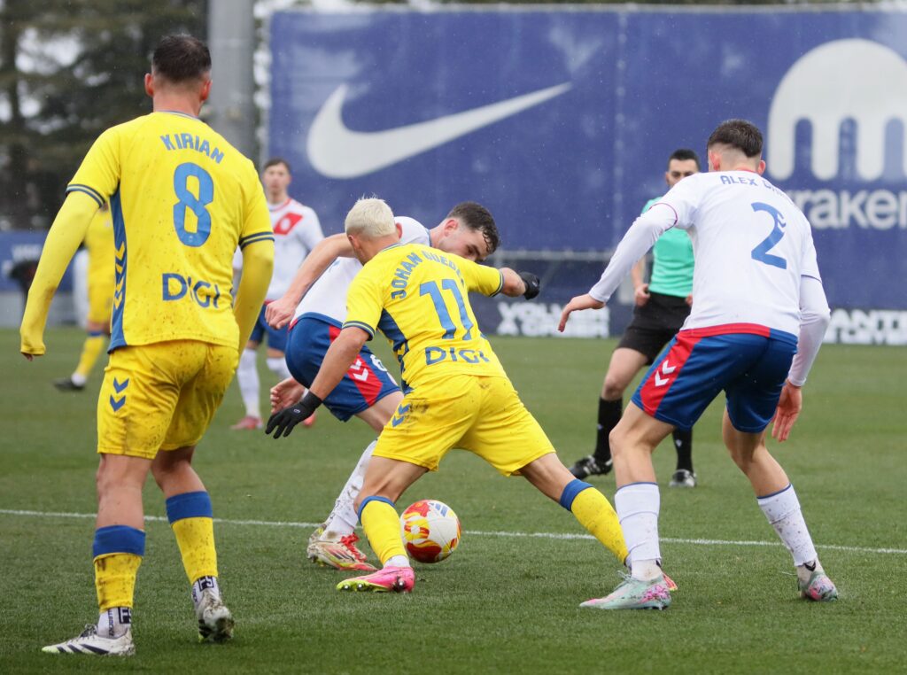 El conjunto grancanario consiguió un valioso empate en casa del líder de la categoría. Iván Medina volvió a ser clave en el equipo amarillo, que se quedó con la miel en los labios de conseguir los tres puntos.