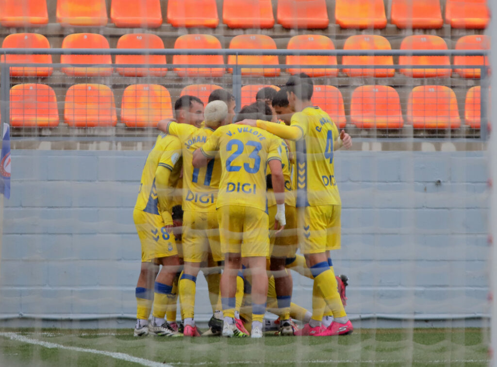 El conjunto grancanario consiguió un valioso empate en casa del líder de la categoría. Iván Medina volvió a ser clave en el equipo amarillo, que se quedó con la miel en los labios de conseguir los tres puntos.