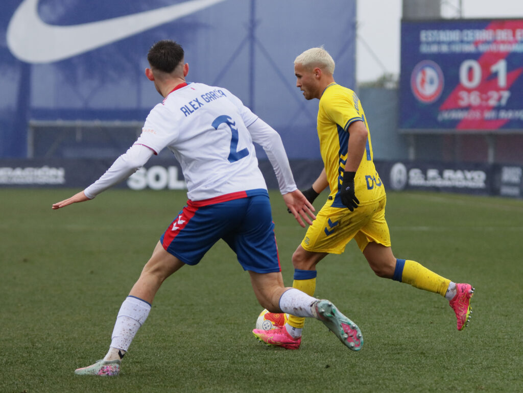 El conjunto grancanario consiguió un valioso empate en casa del líder de la categoría. Iván Medina volvió a ser clave en el equipo amarillo, que se quedó con la miel en los labios de conseguir los tres puntos.