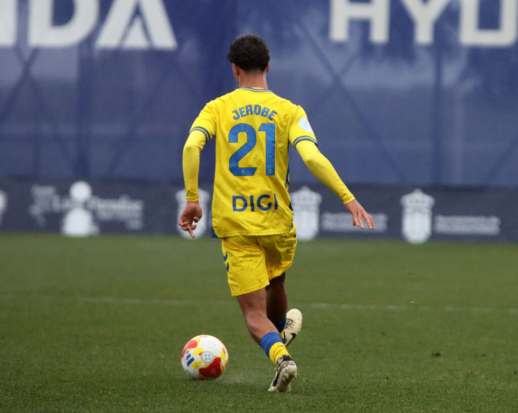 El conjunto grancanario consiguió un valioso empate en casa del líder de la categoría. Iván Medina volvió a ser clave en el equipo amarillo, que se quedó con la miel en los labios de conseguir los tres puntos.