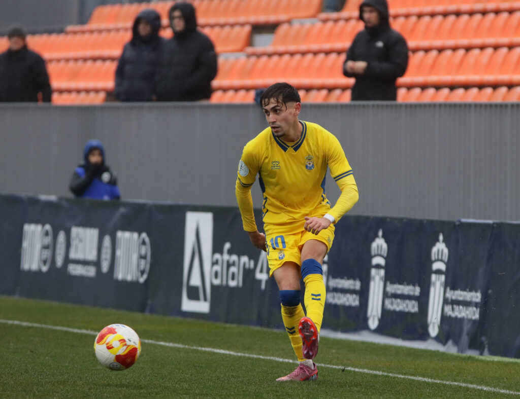 El conjunto grancanario consiguió un valioso empate en casa del líder de la categoría. Iván Medina volvió a ser clave en el equipo amarillo, que se quedó con la miel en los labios de conseguir los tres puntos.