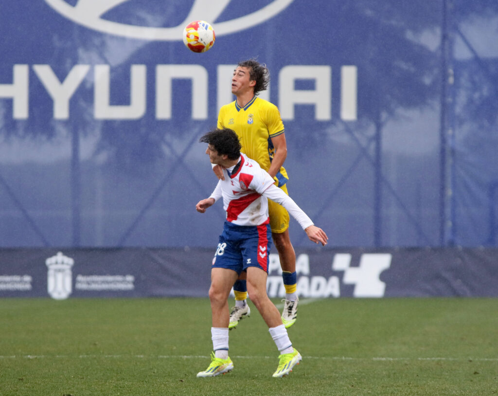 El conjunto grancanario consiguió un valioso empate en casa del líder de la categoría. Iván Medina volvió a ser clave en el equipo amarillo, que se quedó con la miel en los labios de conseguir los tres puntos.